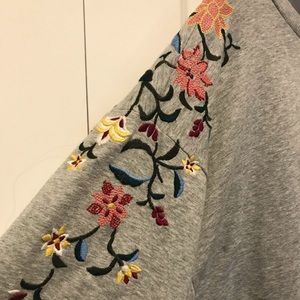 Floral embroidered sweatshirt